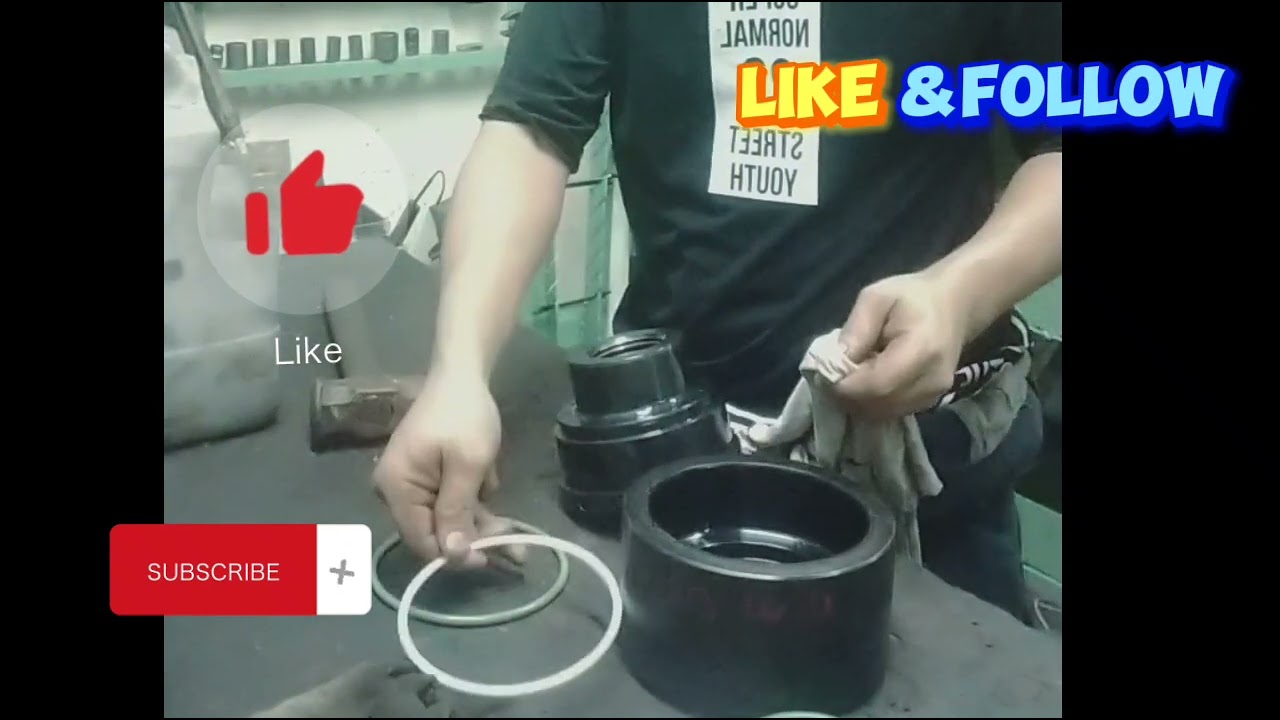 OVERHAULING HYDRAULIC JACK FOR MAIN ENGINE