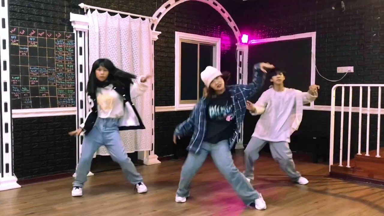 dwM Kpop Weekday Tr  IG Cheers