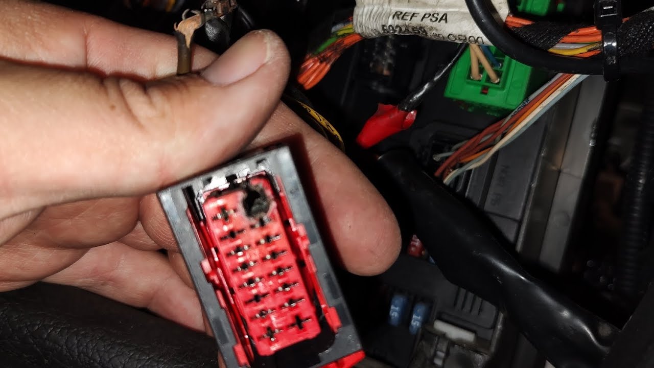 How to disassemble BSI connector 16 pin