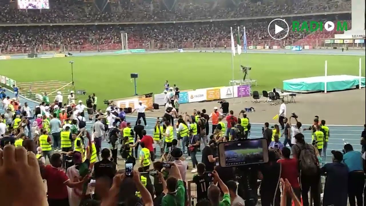 JM-2022 | #replay | Un moment fort entre le public et les champions alg&eacute;riens du 800 m