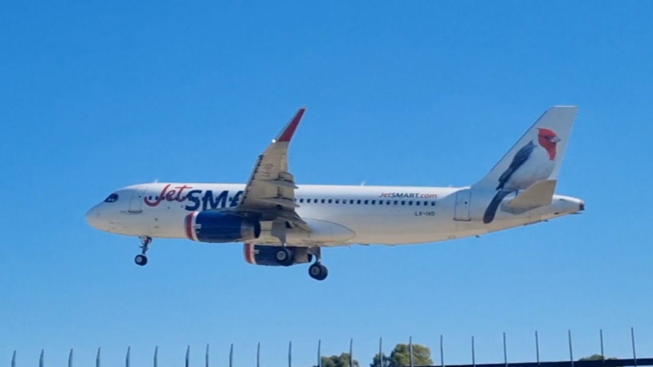 Airbus A320 LV-IVO 