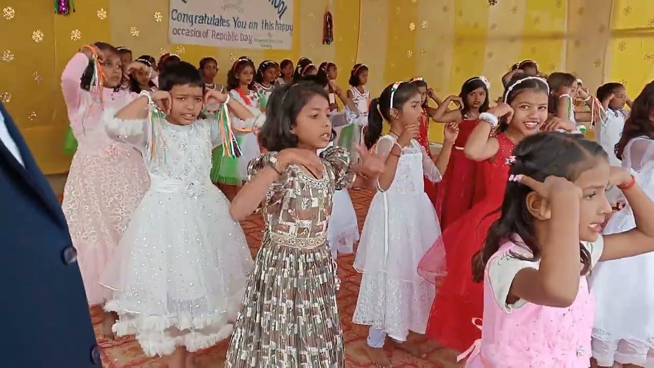 Bara nek lage hamra deswa k mati🇮🇳 Dance performance 🎉