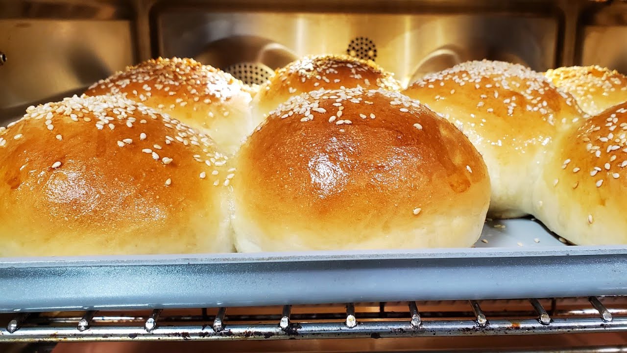 Булочки для гамбургеров с кунжутом от June Oven и хлебопечки Zojirushi BB-CEC20