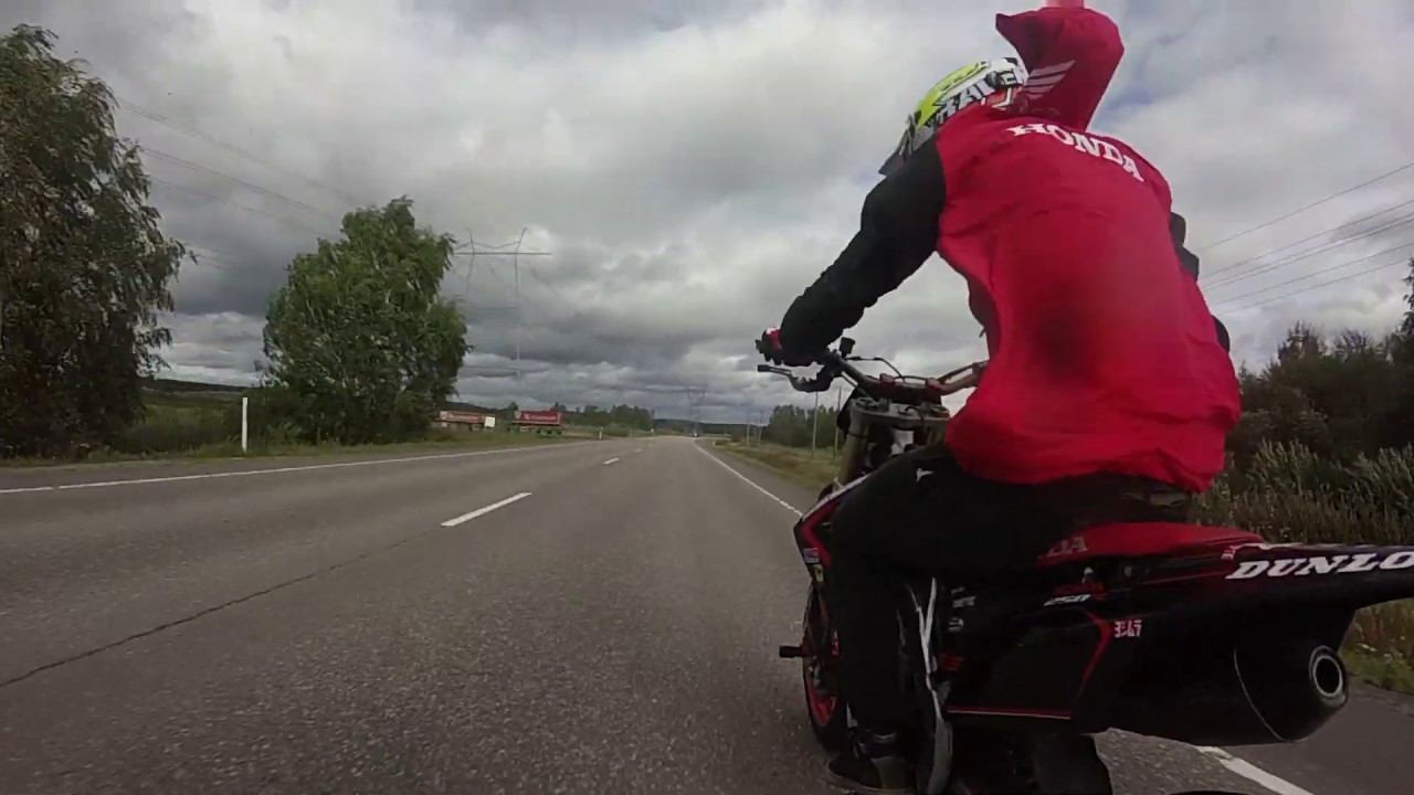 Supermoto vs. motorcycle police