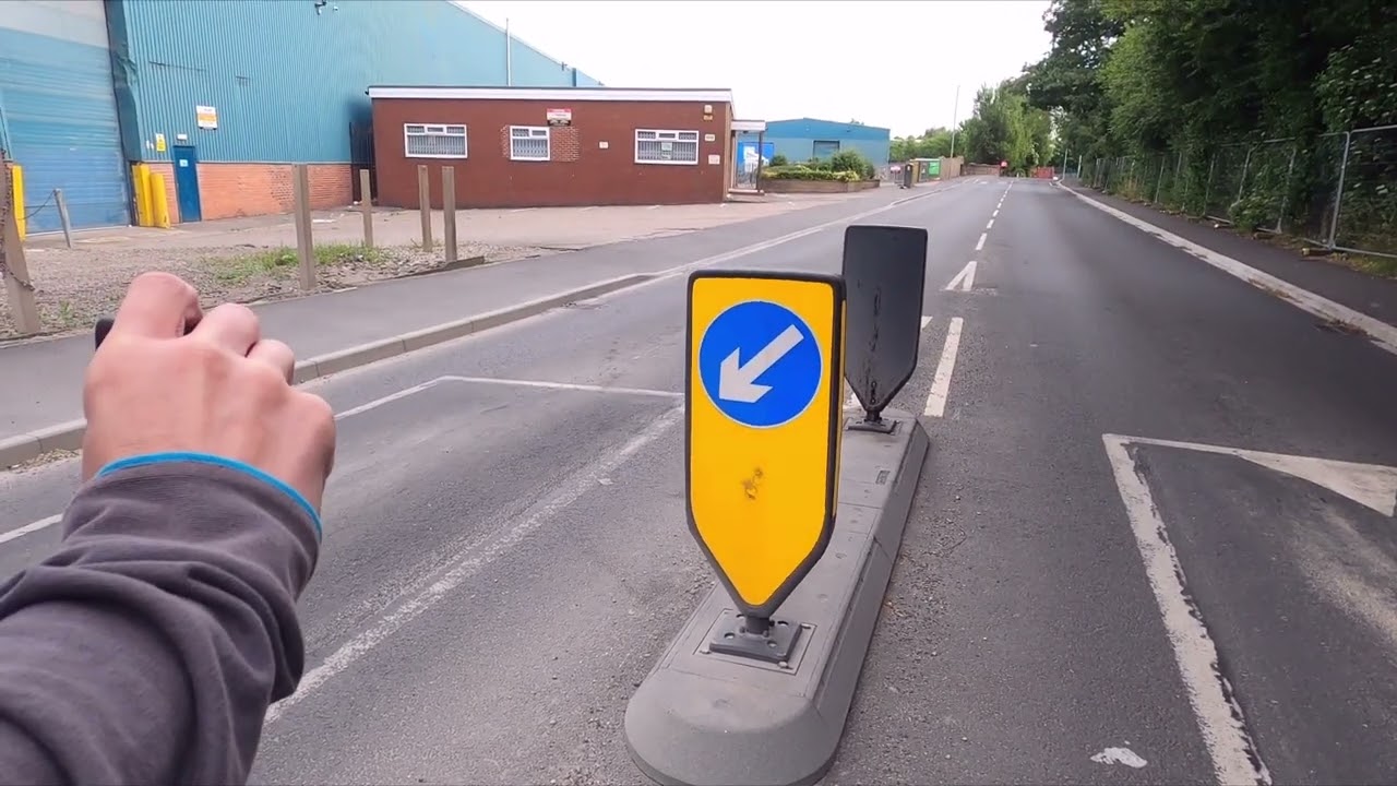 Tour of Thornhill Lees: Part One