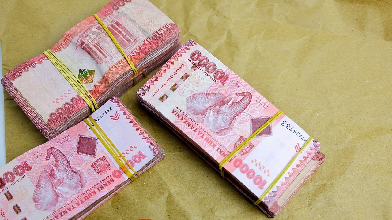 UKIGUNDUA OFISINI KWAKO KUNA MAHALI UKIBONYEZA MILIONI 10 INATOKA NA MTU ANAKUFA, JE UTAFANYA HIVYO?