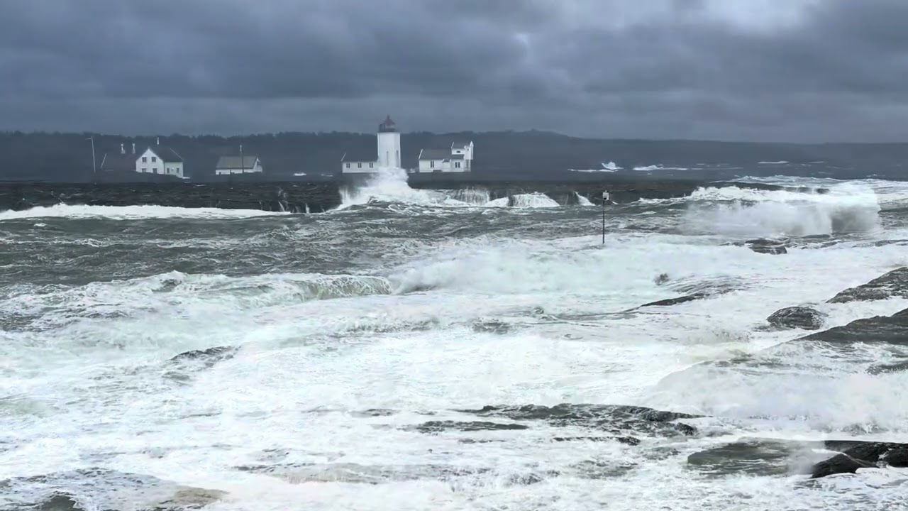 Langesund 🇳🇴 &bull; Wild Nordic Swell 🌊 🌊 🌊