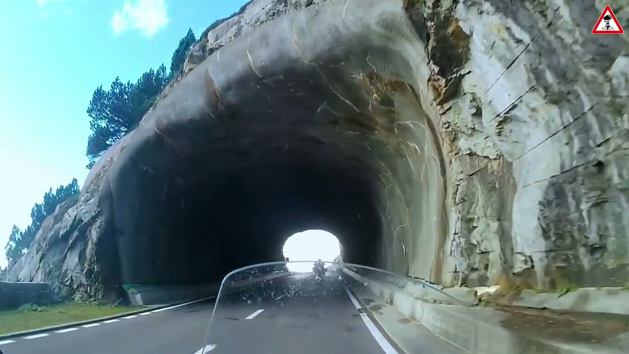 Alpes en Moto 2023. Día 4. El 9 de los Alpes. Frukapass, Sustenpass, Grimselpass, Nufenenpass.