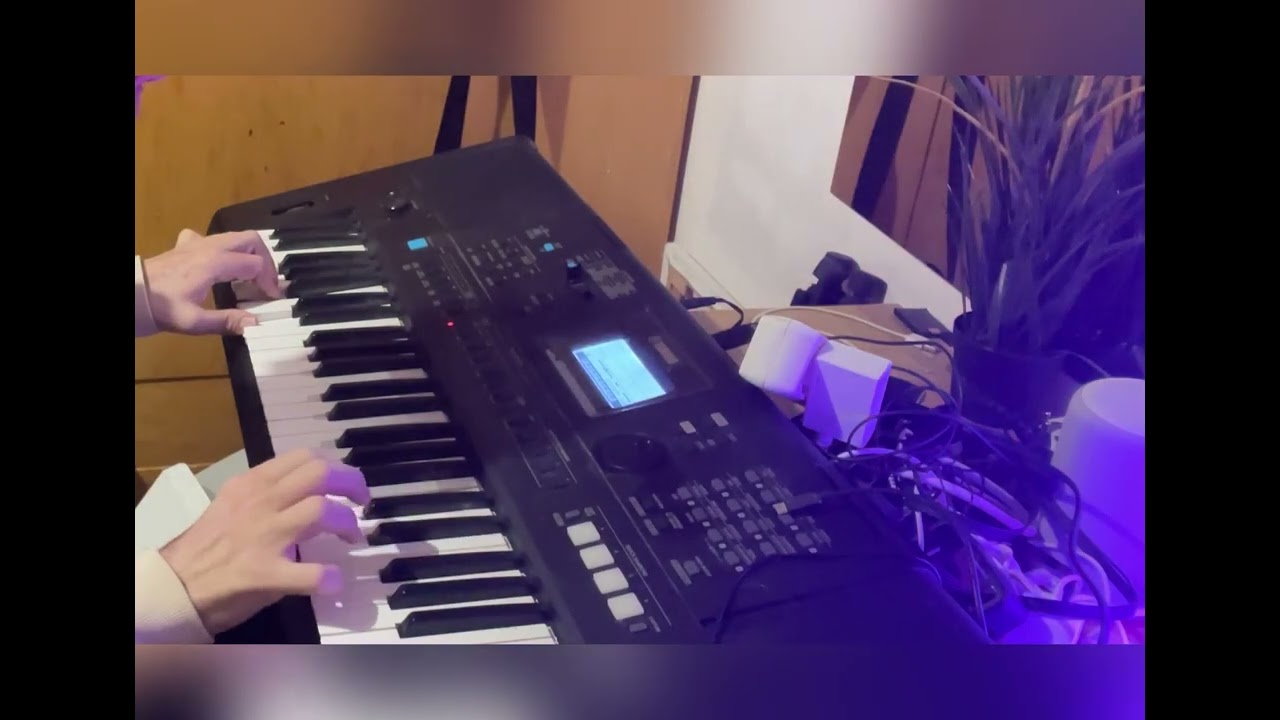 Saxophone with a music style on YAMAHA-PSR  E473