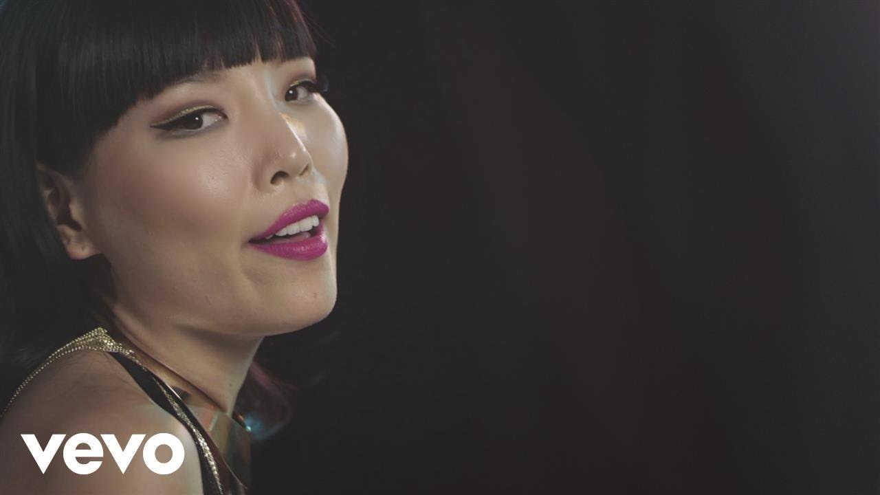 Dami Im - There's a Kind of Hush (All Over the World)