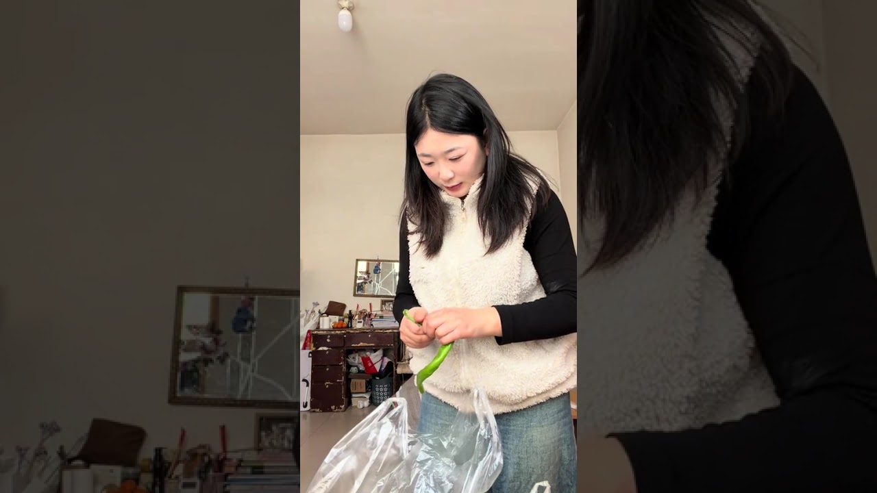A Day in the Kitchen: Cooking and Cleaning Unboxed