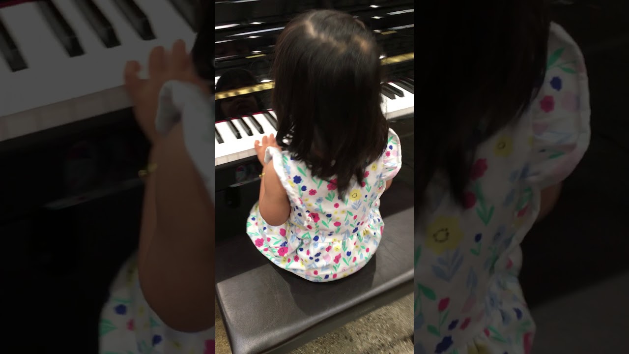 Sophie  tap choi piano