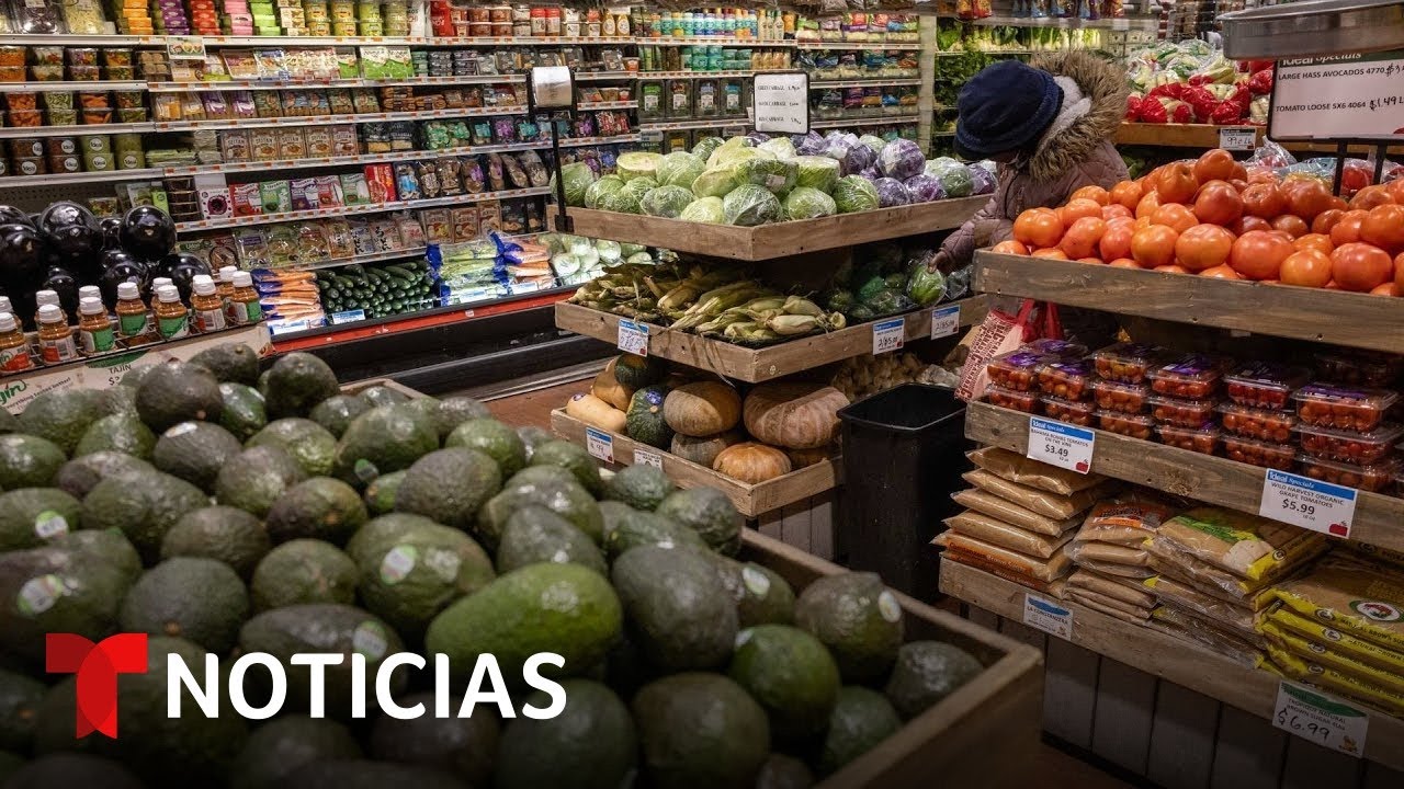 Cae la inflación en EE.UU., aunque hay productos esenciales que están más caros | Noticias Telemundo