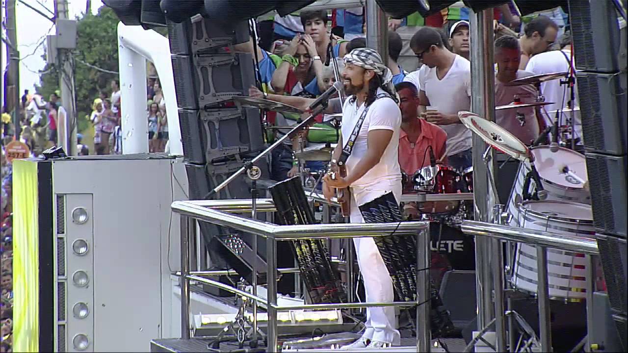 Chiclete com Banana - Vamos Fugir - YouTube Carnaval 2012