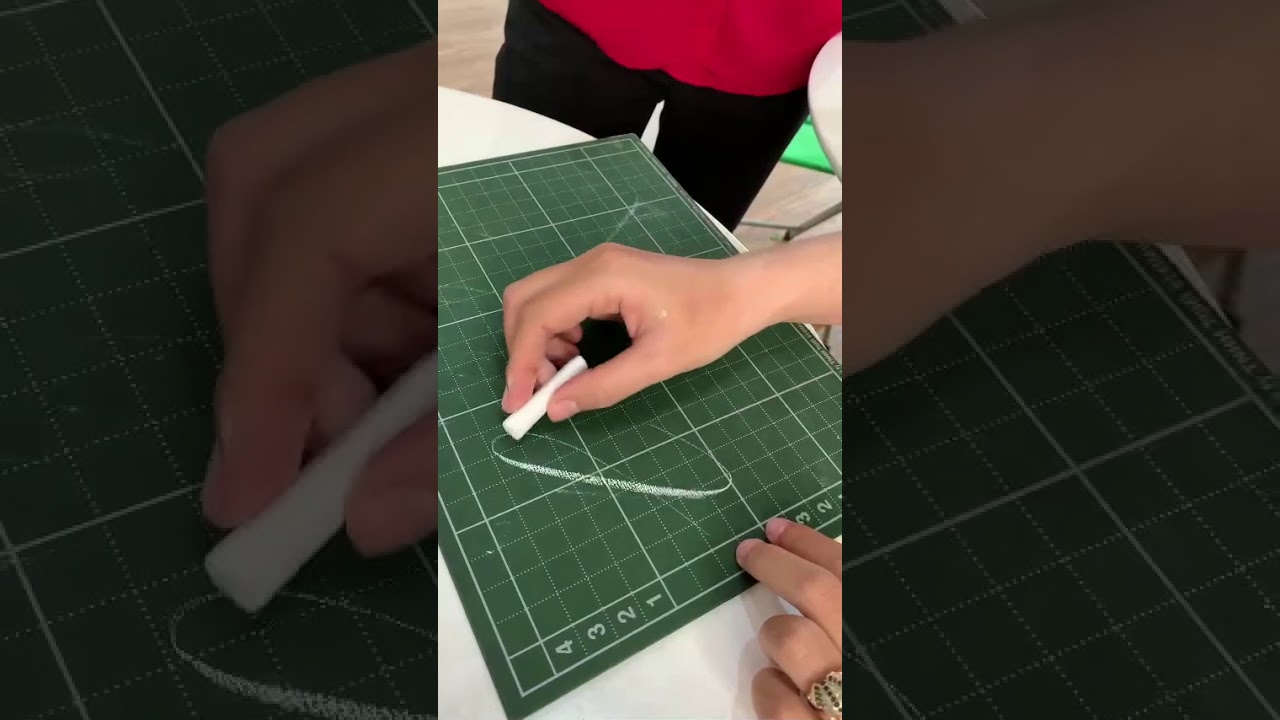Hướng dẫn cách cầm phấn luyện viết bảng nét thanh nét đậm