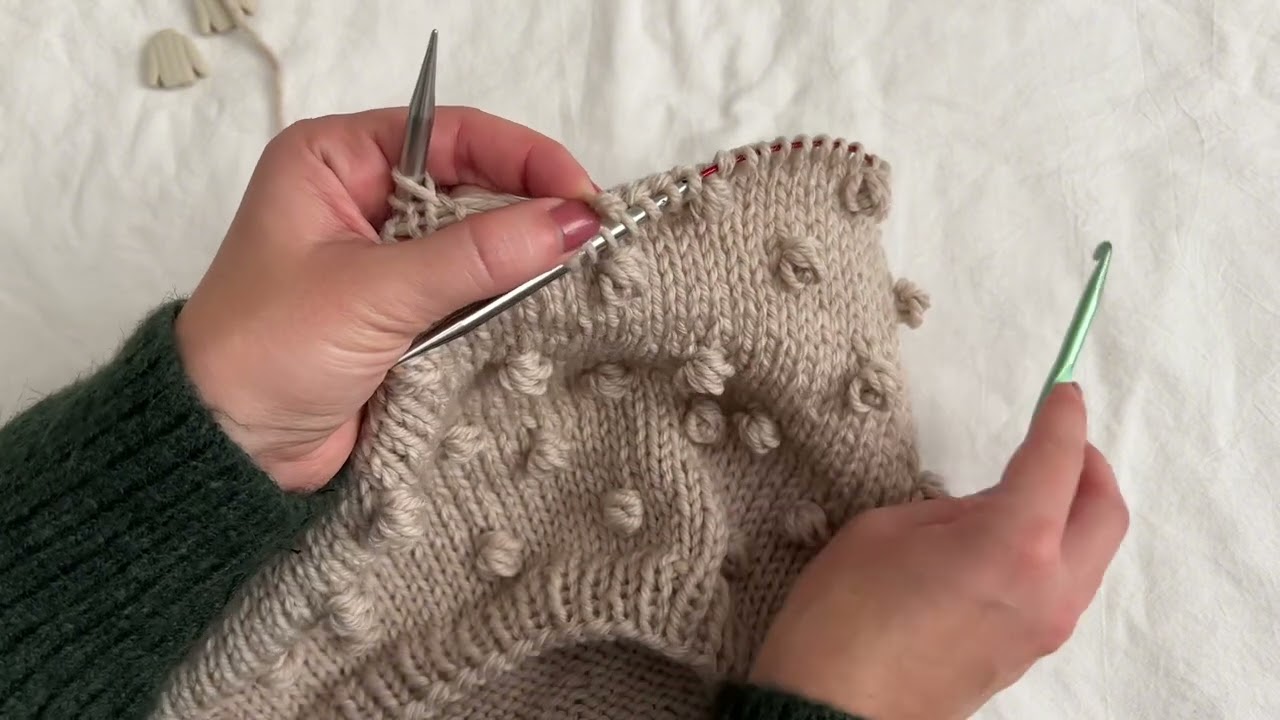 How to create the bobbles on the Chasing Bubbles Cowl