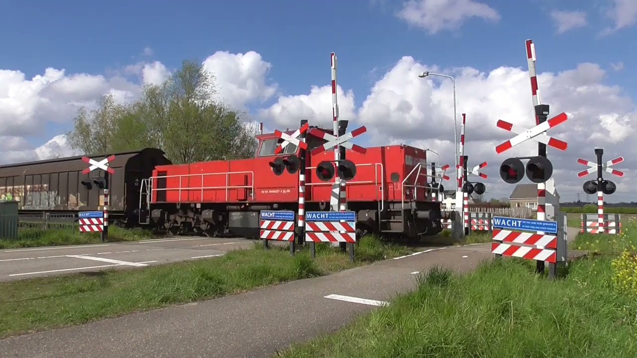 Spoorwegovergang Zevenbergschen Hoek/ Passage a Niveau/ Railroad-/ Level Crossing/ Bahnübergang
