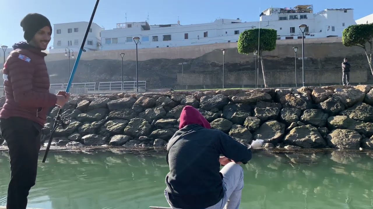 أسهل طريقة لتحظير عجينة الخبز🥖  لصيد سمك البوري 🐟 mullet 💯سمكة غريبة تأكل العجينة!!! 😱
