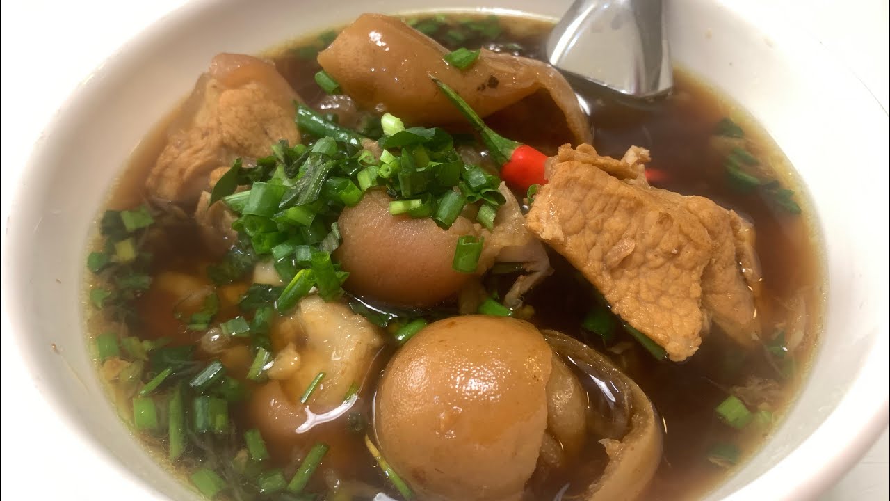 Noy is LIVE! Authentic Khmer Pork Leg & Lime Soup (Ngam Ngov)🇰🇭 #cambodia #cooking #food #healthy