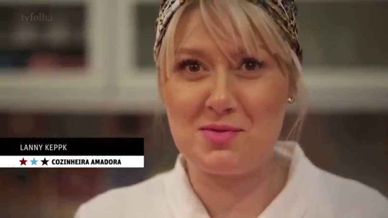 Eliminada do 'MasterChef' e repórter, que não têm mão, trocam experiências