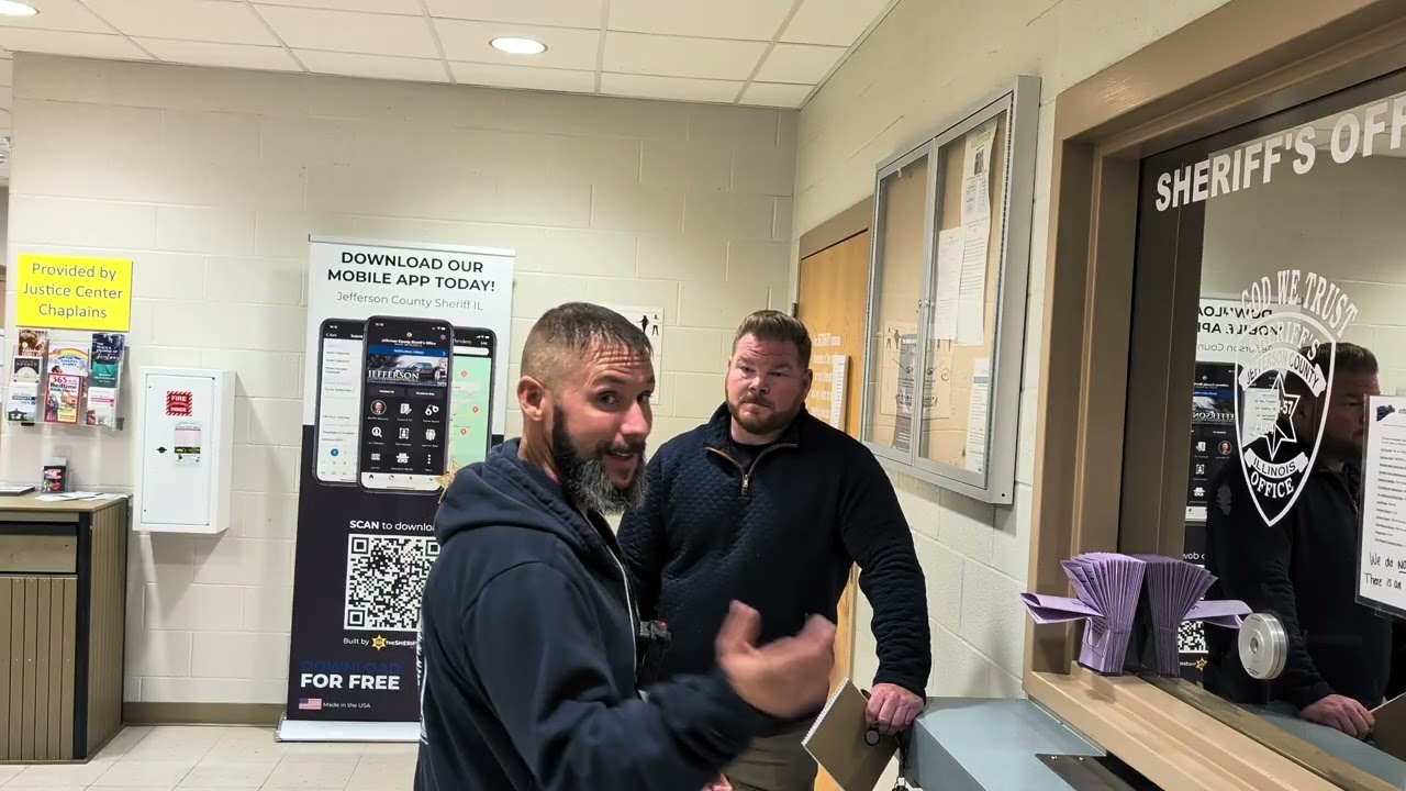 WE FOUND GEMS In This Sheriff office! SEEMS TO Be TWO BAD Apple's! 