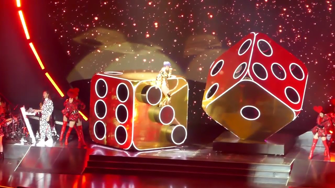 Katy Perry live @ Köln Cologne Opening The first 11 minutes 23 05 2018 Lanxess Arena