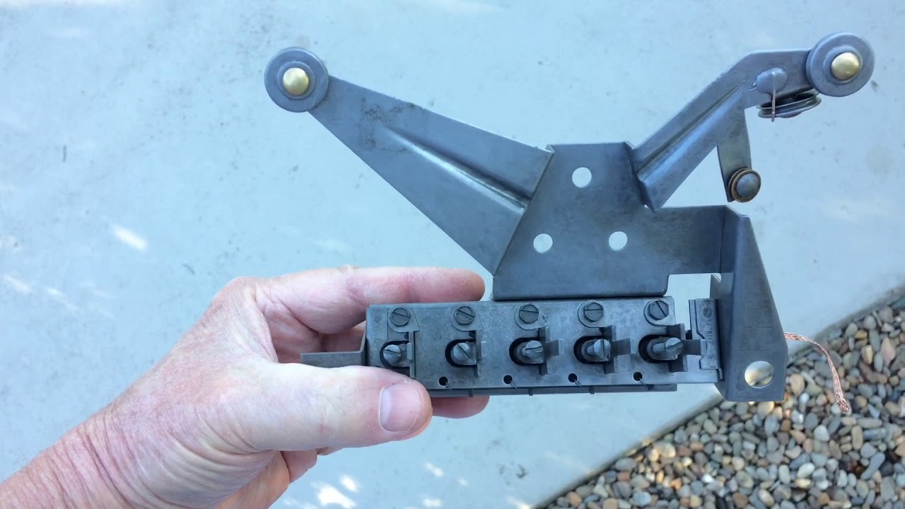 Crosley 718-B - Rust Removal & Chassis Update