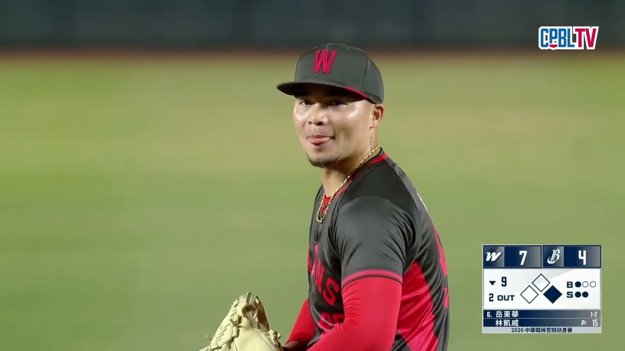 03/22 味全 VS 中信 九局下，林凱威成功關門，味全7：4擊敗中信，終止六連敗