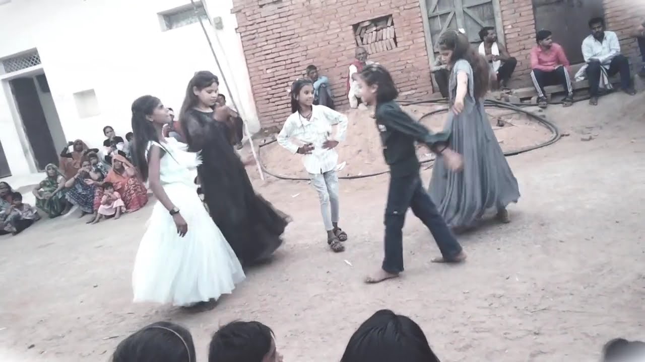 गांव में छोटी बच्ची का डांस #drance #dj #videos dance video