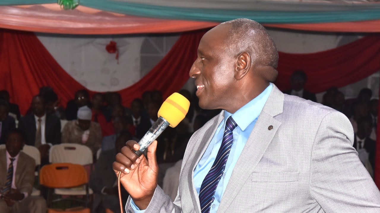 Pst Encadreur Salvator mu giteramo cahuje abanyeshure bo mu za Kaminuza z'i Bujumbura/Campus Mutanga