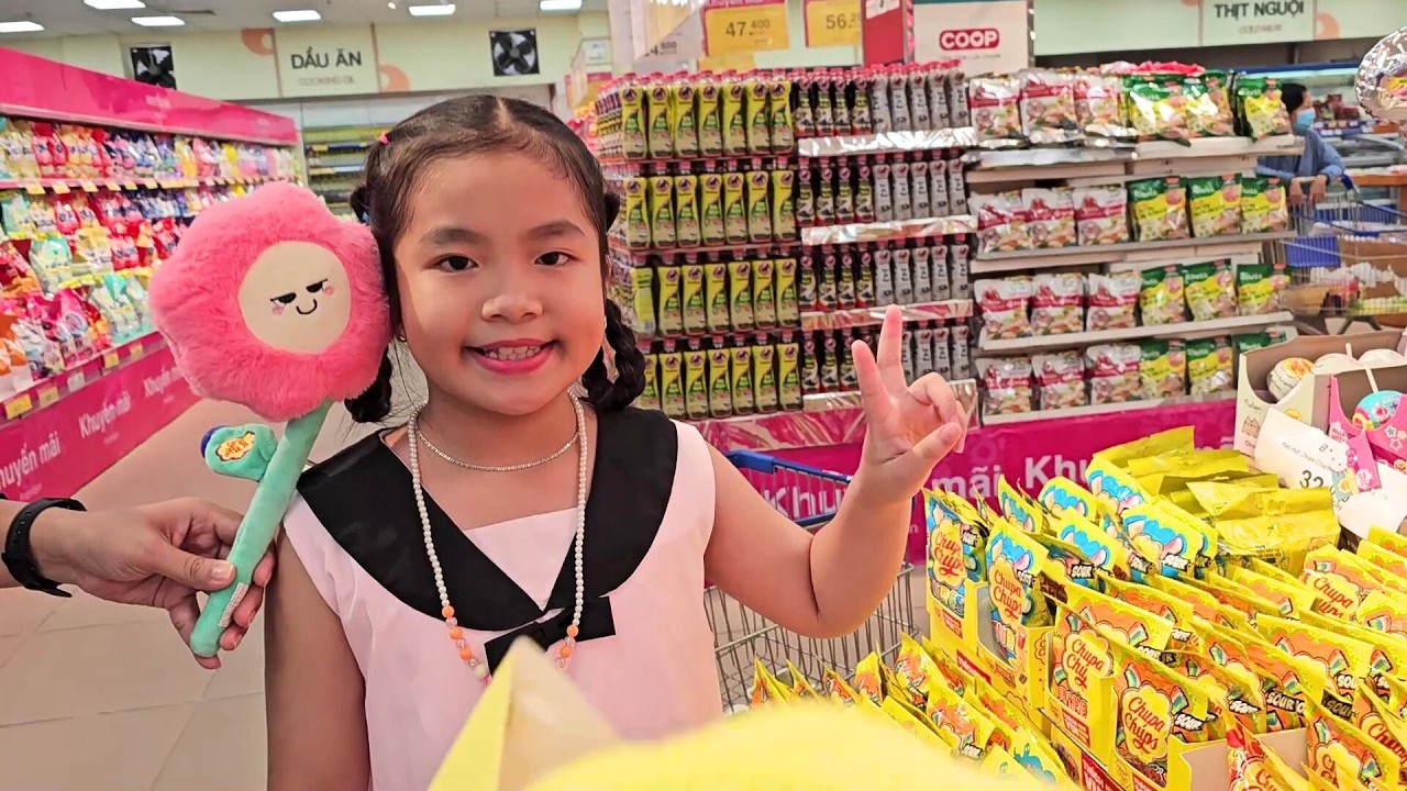 🍬🫣🌻Muội mua kẹo được tặng túi mù bông hoa 🍭🛍️💖 Xí Muội XM Tập 573