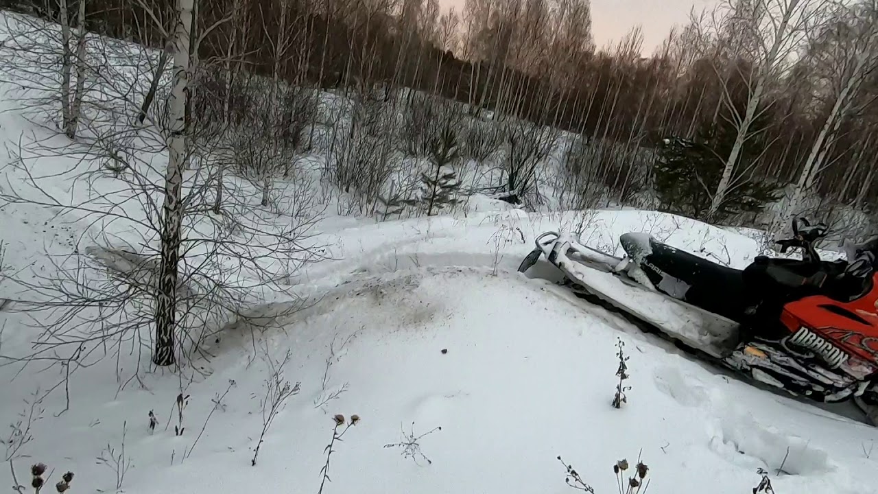 Тест-драйв снегохода Polaris Dragon 700. Неожиданная встреча с березой :-)