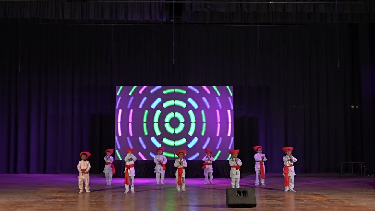 UKG students performing malhari malhari