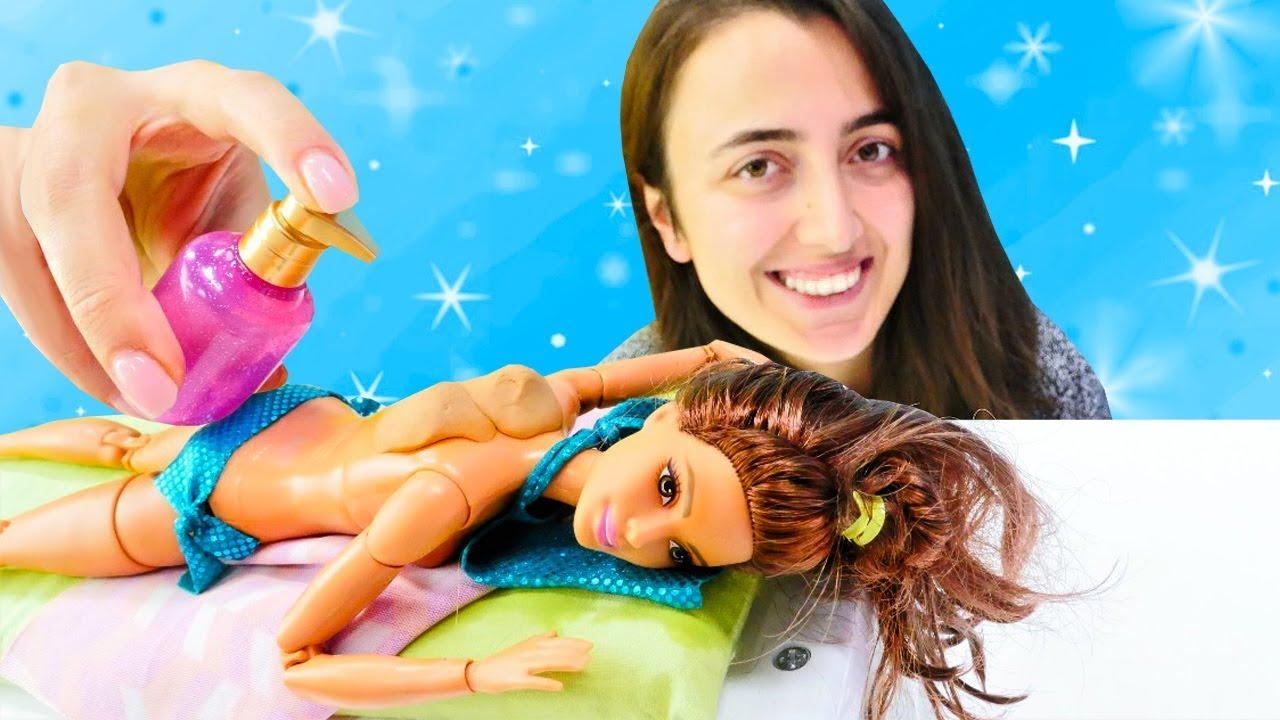 Barbie videoları. Sevcan SPA salonunda karateci Teresa'ya masaj yapıyor. Kız oyunu