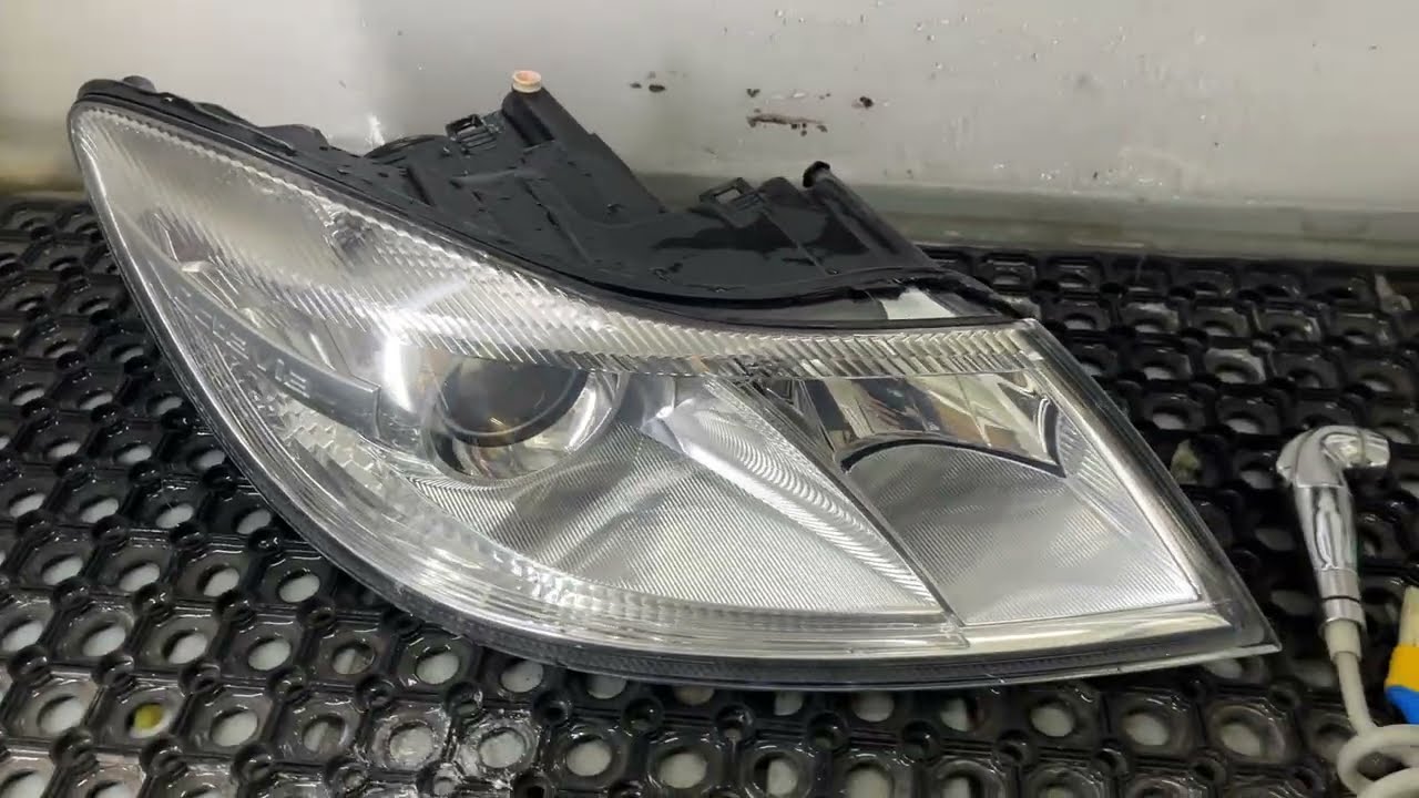 Skoda Octavia A5 FL замена линз на светодиодные MTF Cyberlight 2.0 OEM