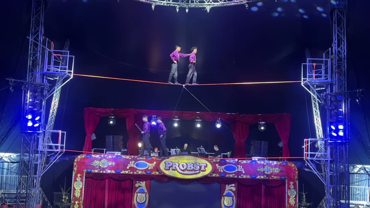 Alambre alto circo 🎪 cable alto, peligro 