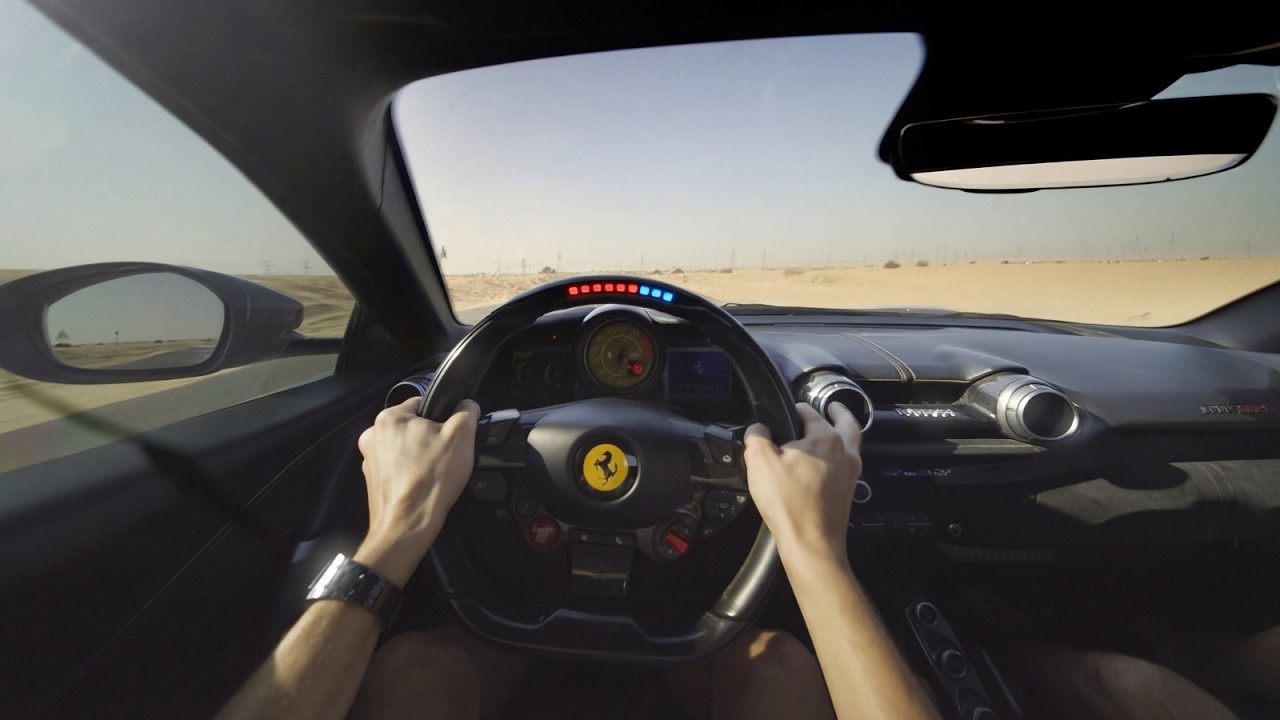 Вы едете на Ferrari 812 с прямоточным выхлопом по пустыне.