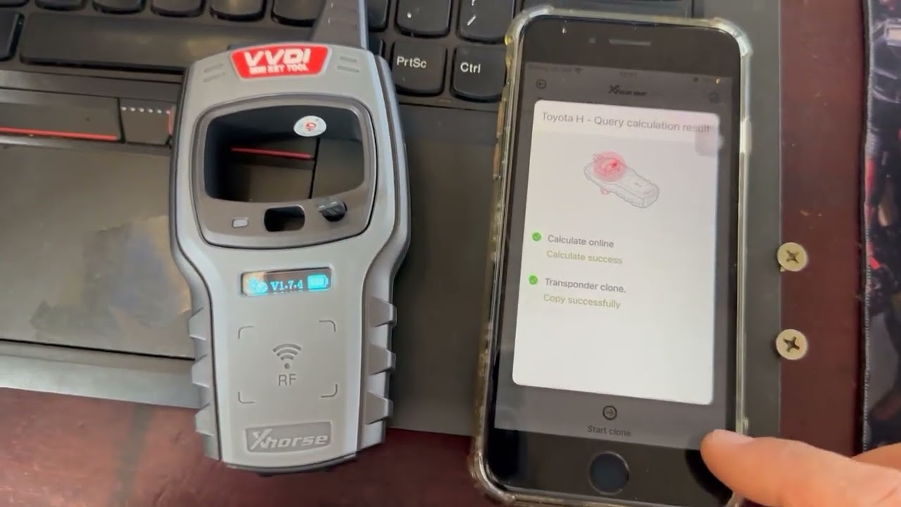 DECO AND COPY KEY 8A CHIP FORTUNER 2017 BY VVDI MINI KEY TOOL