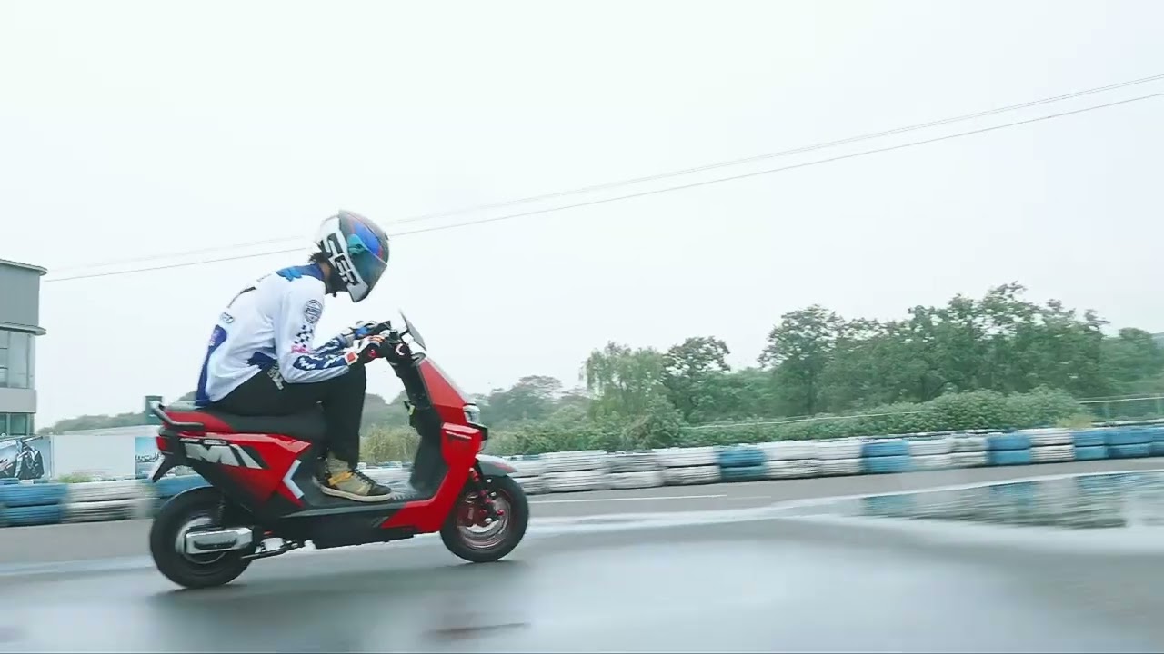 “Uji Langsung Goda M1 Laser di Sirkuit.”