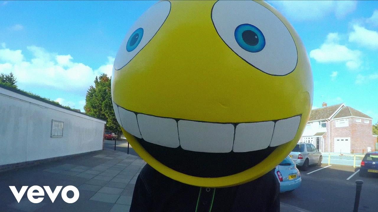 FREAK - I Like To Smile When I'm Sad (Official Video)