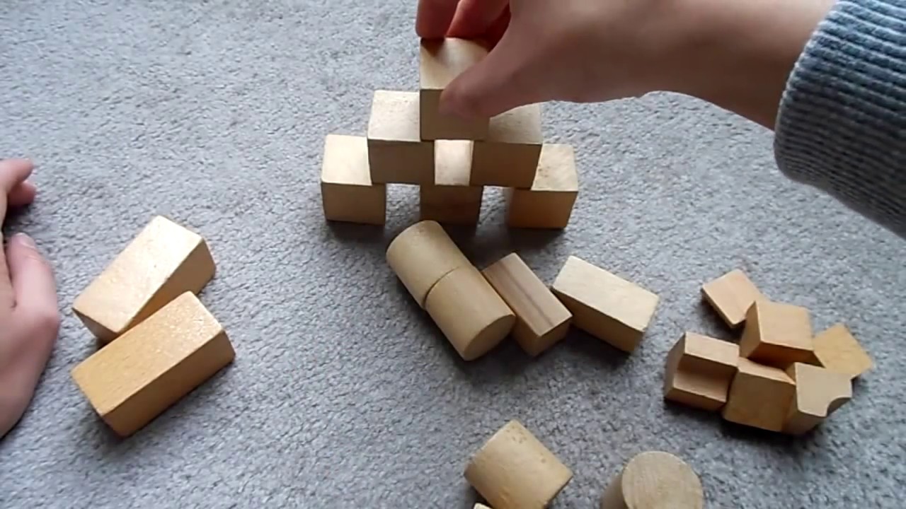 ASMR Dutch Whispering - Sounds of Wooden Blocks