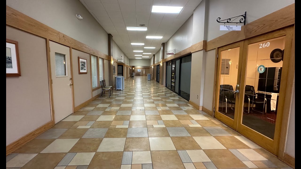 Skylark Center (Willmar, MN) - Willmar's original enclosed mall