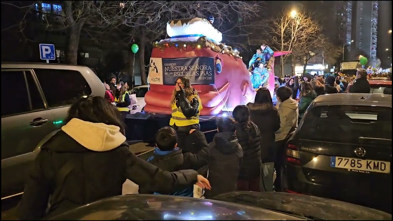 Cabalgata de los reyes magos madrid aluche👏🧑‍🎄🫅🧝‍♂️