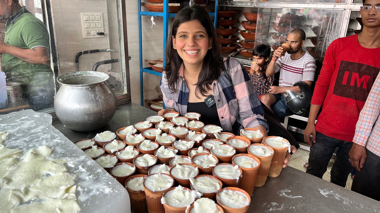 2500 Kg Dahi Se Roz Banate hai Lassi🔥 ( Lalman Lassi Ghaziabad)