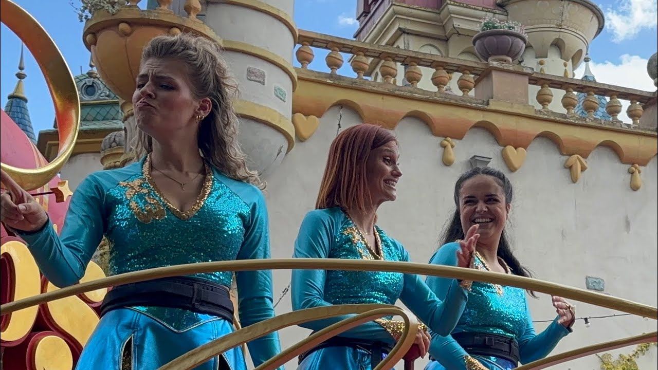 25 Celebration parade met K3 (30/08/25) #plopsalandbelgium #k3 @magiccoasterrides2194 