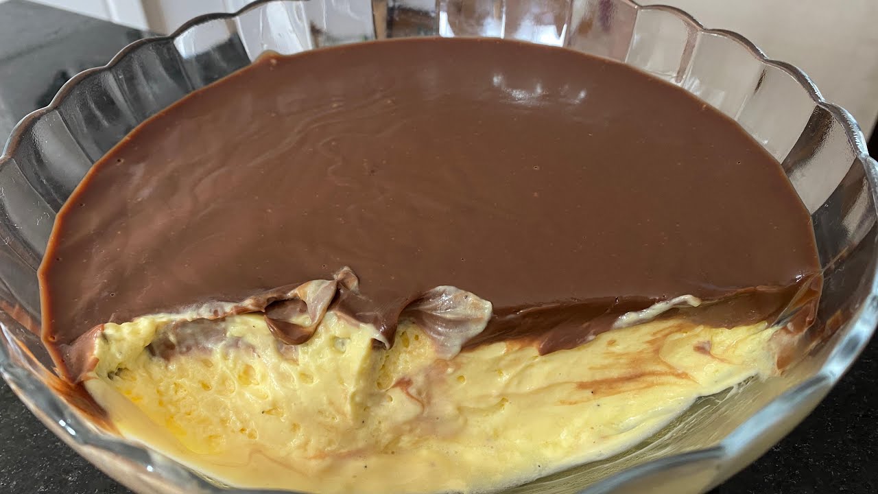 RECEITA DE MOUSSE DE MARACUJÁ COM CALDA DE CHOCOLATE - COM A FRUTA