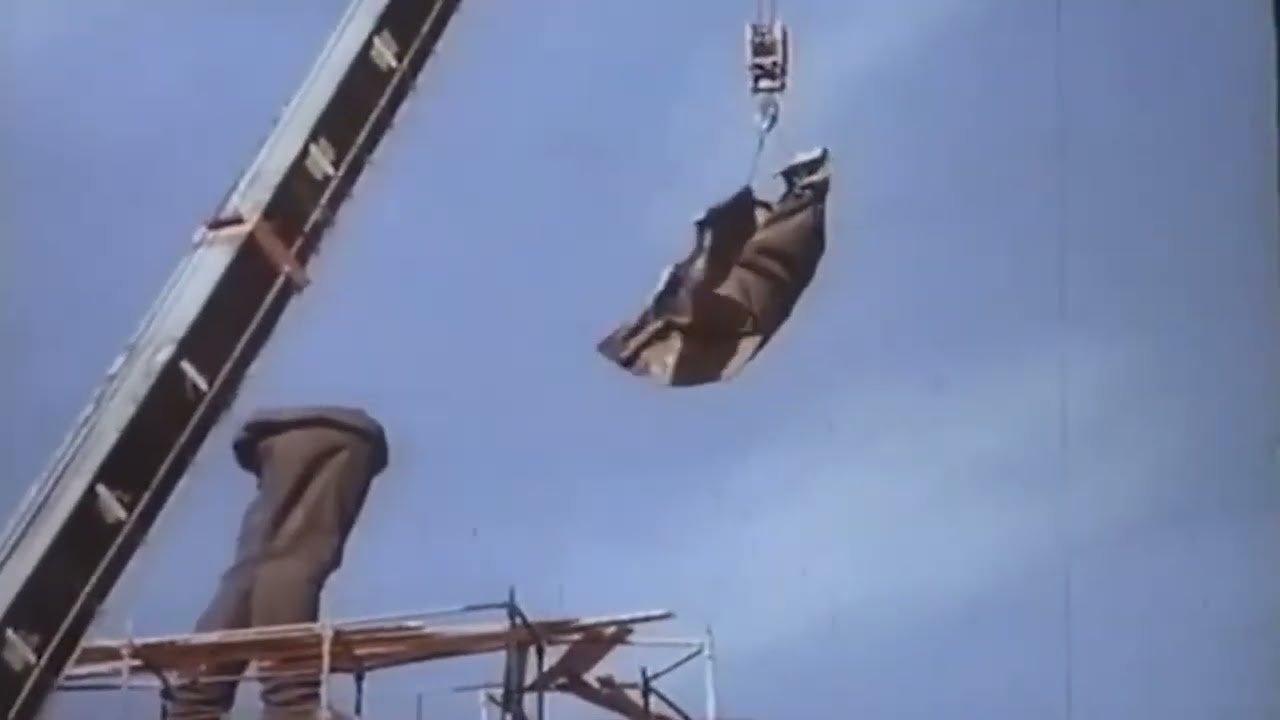 Bakıda Kirovun heykəli sökülür, 1991-ci il 5 yanvar / Демонтаж памятника Кирова в Баку, 1991-й год