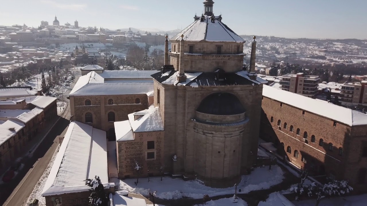 COLEGIO TAVERA BAJO LA NIEVE