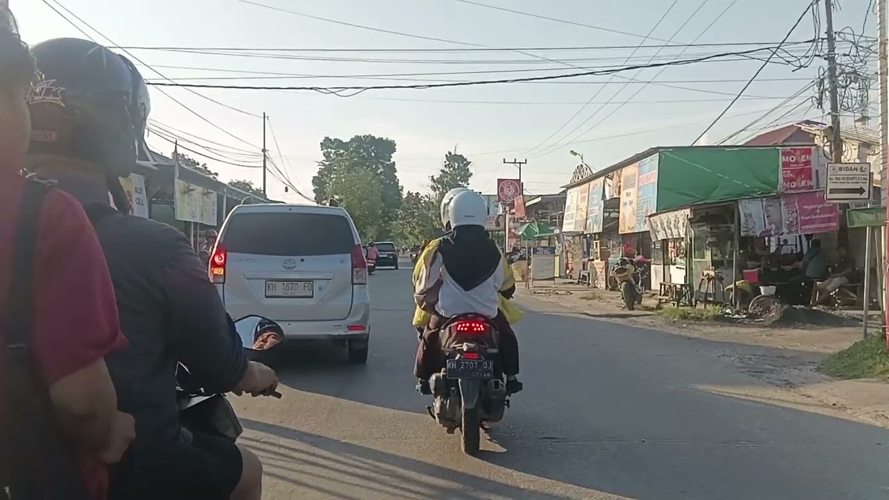Motovlog hari ini: Jalan Kenan Sandan, Sampit. Lalu lintas aman, cuaca cerah, semoga cuan lancar! 