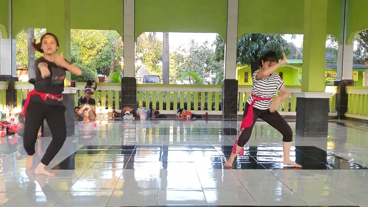 Pelatihan Pertama Tari Nyi Bentang Ronggeng